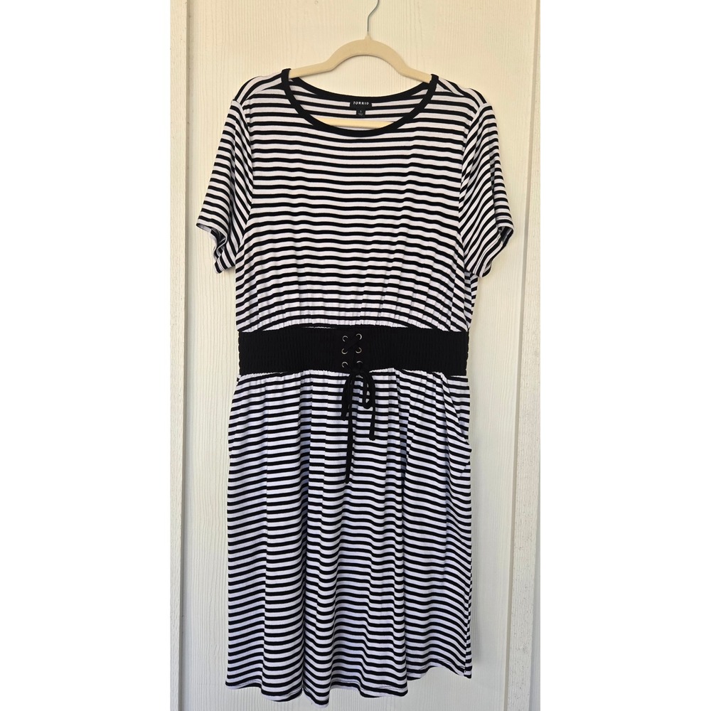 Torrid Striped Smocked Waist Jersey Dress Sz 1 Coastal Resort Vacation Eurotrip